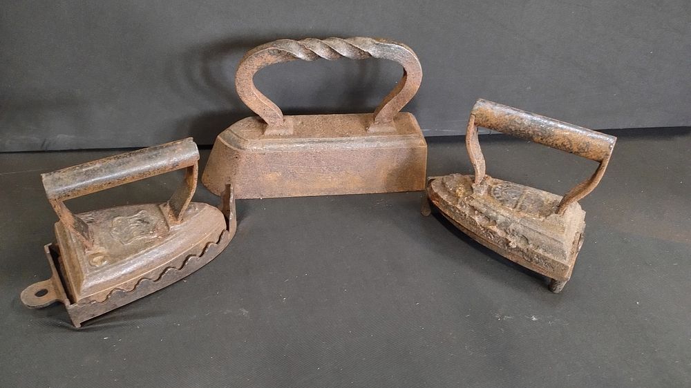 Lot 502: 3 vintage irons, flat irons and bases and...