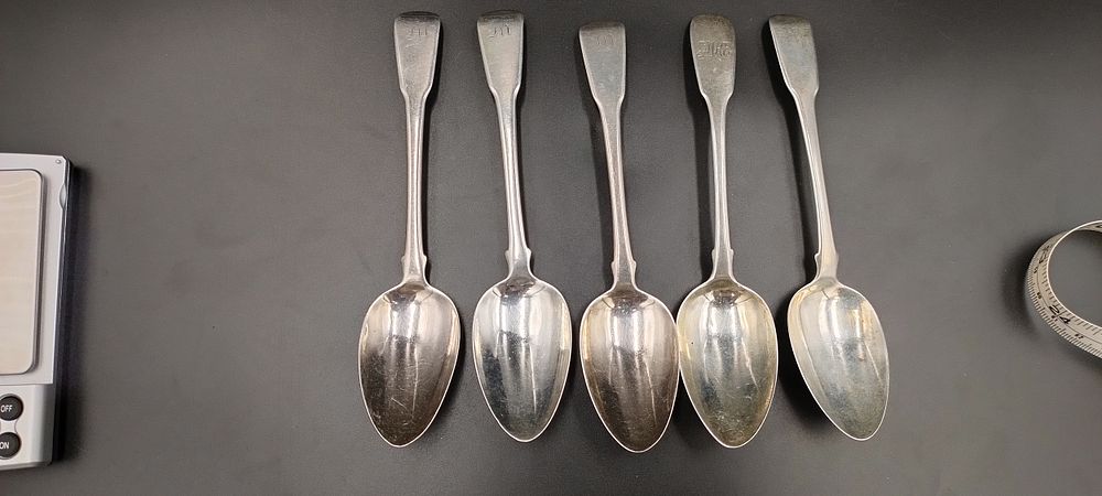 Lot 507: 5 hallmarked silver spoons date stamped for London...