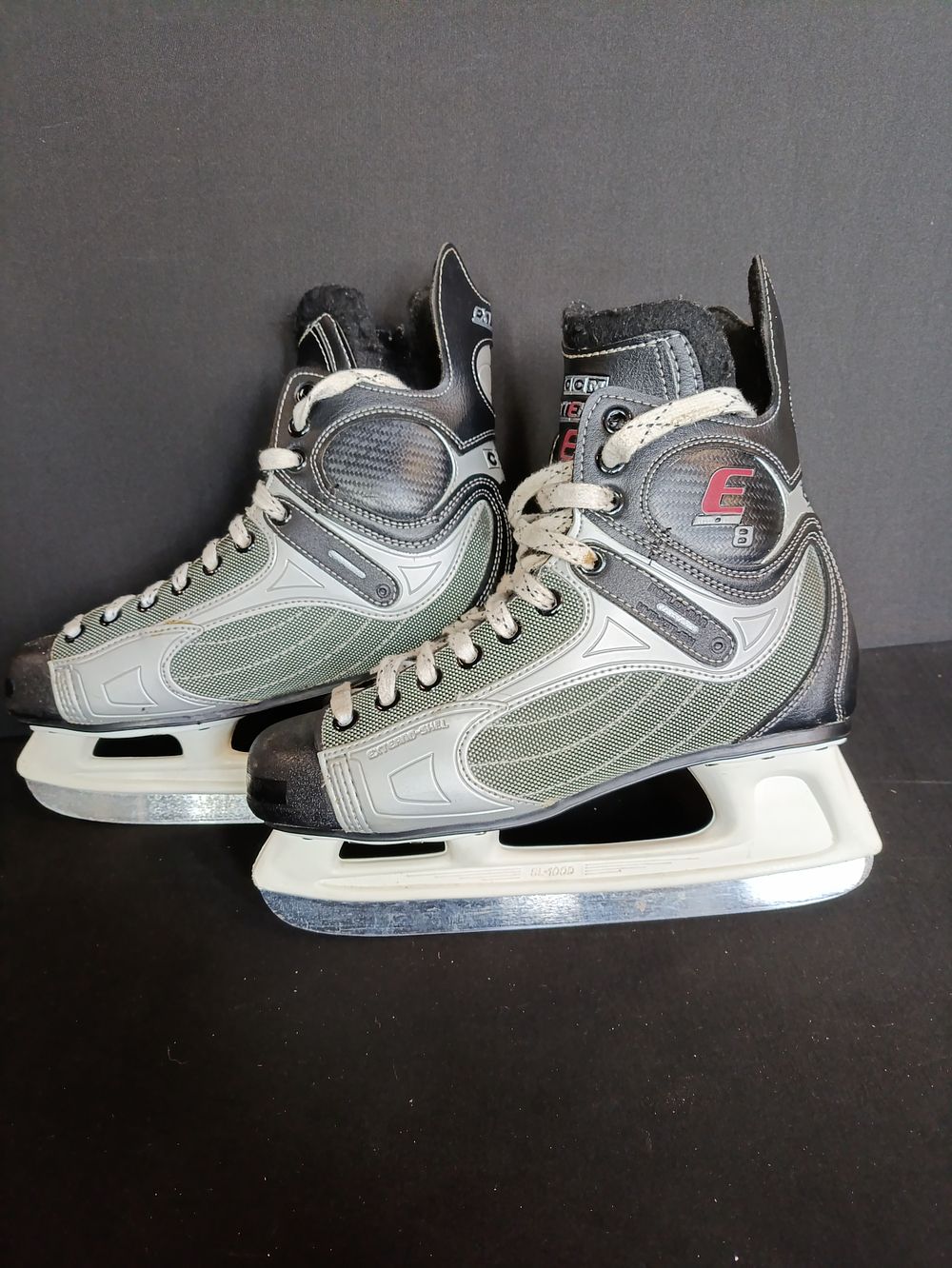 Lot 101: CCM Externo E8 Black & Grey 11" Ice...