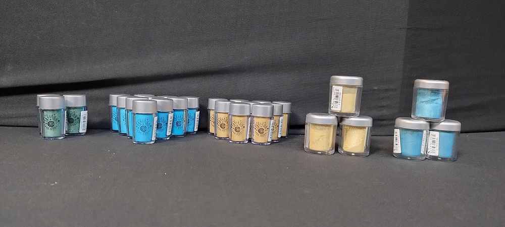 Lot 170: Dazzle Me and Glitzy eye dust eye shadows...