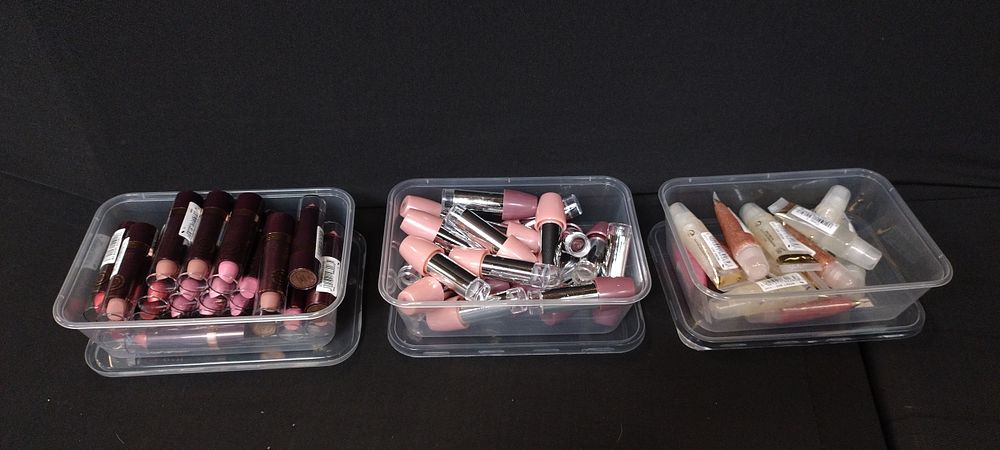Lot 223: 3 x tubs of cosmetics including 13 x...