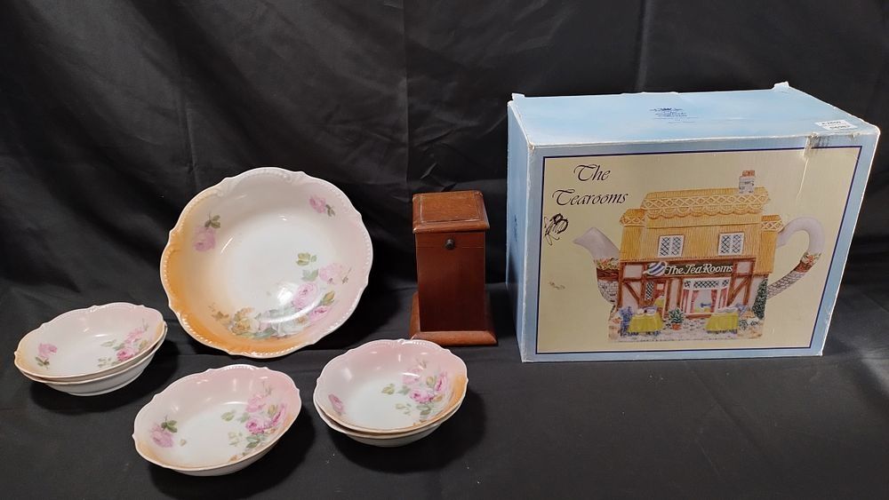 Lot 252: Various items including serving bowl and 5 dishes,...