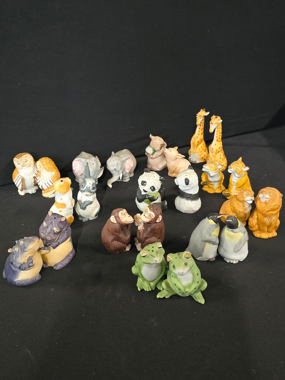 Lot 269: A collection of 12 Noahs ark franklin mint...