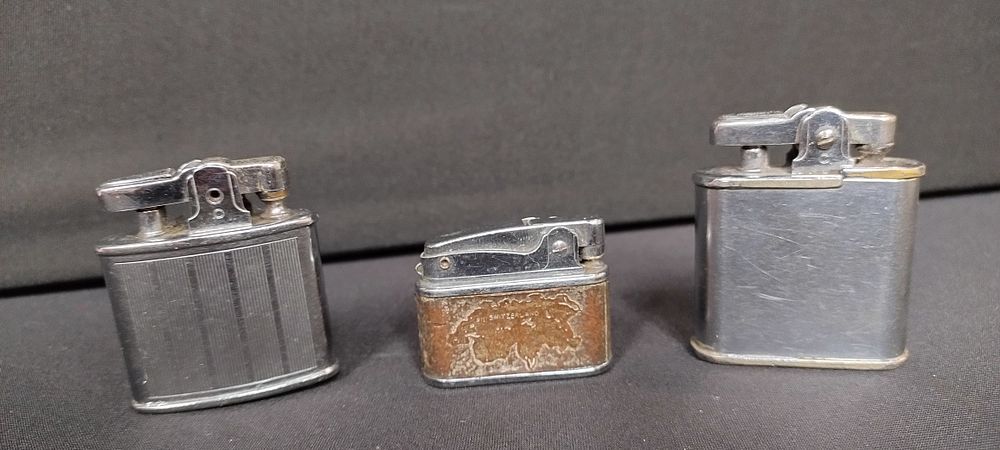 Lot 323: 3 x vintage lighters, 2 x Ronson, 1...
