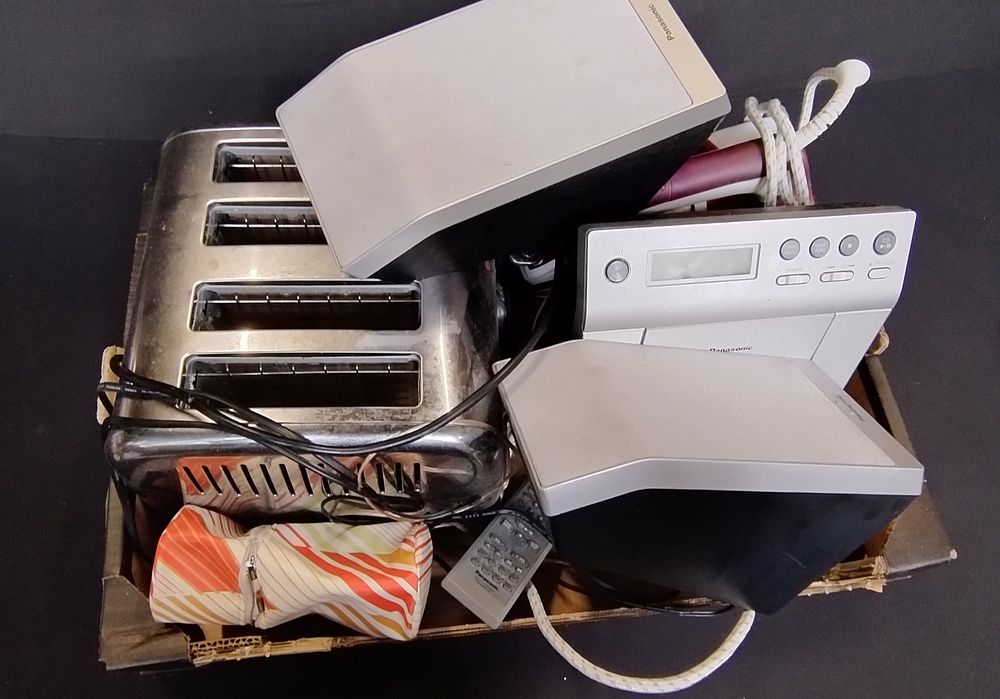 Lot 347: Mixed items, toaster, DAB stereo,   steam iron...