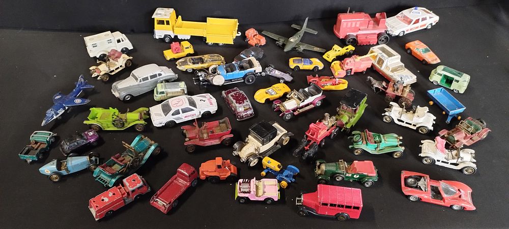 Lot 91: Collection of diecast vintage vehicles. Corgi, Matchbox and...