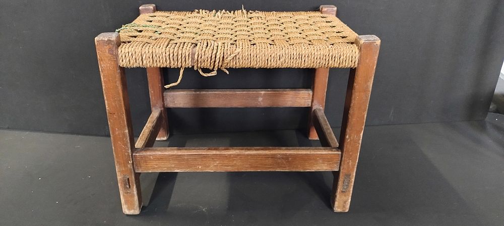 Lot 138: Vintage woven topped foot stool. Measures approx H...