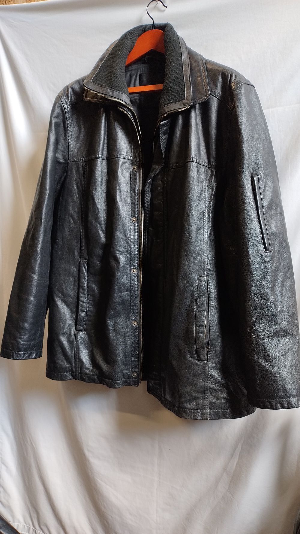 Lot 181: Mens black XL next leather jacket 