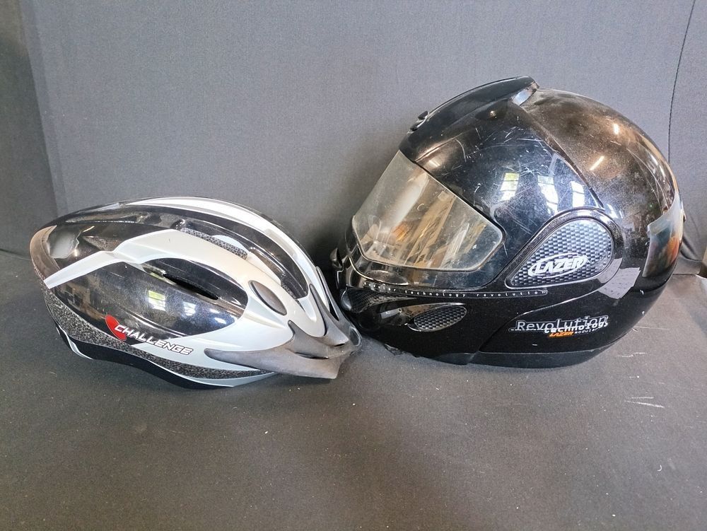 Lot 212: Lazer motorcycle helmet size XL and a challenge...