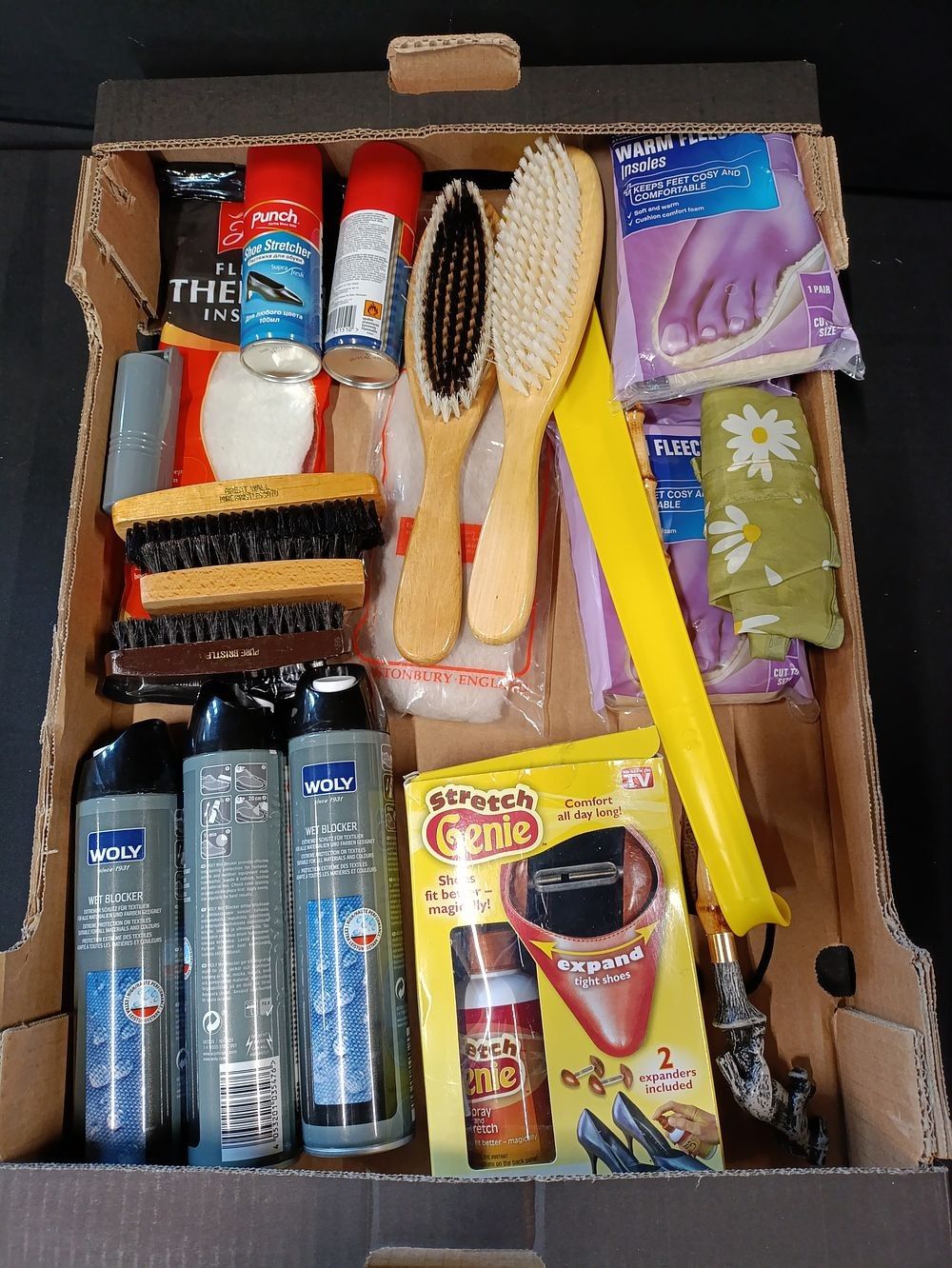 Lot 290: Selection of shoe care products