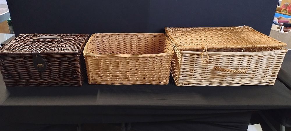Lot 448: 3 x wicker baskets 2 with lids one...