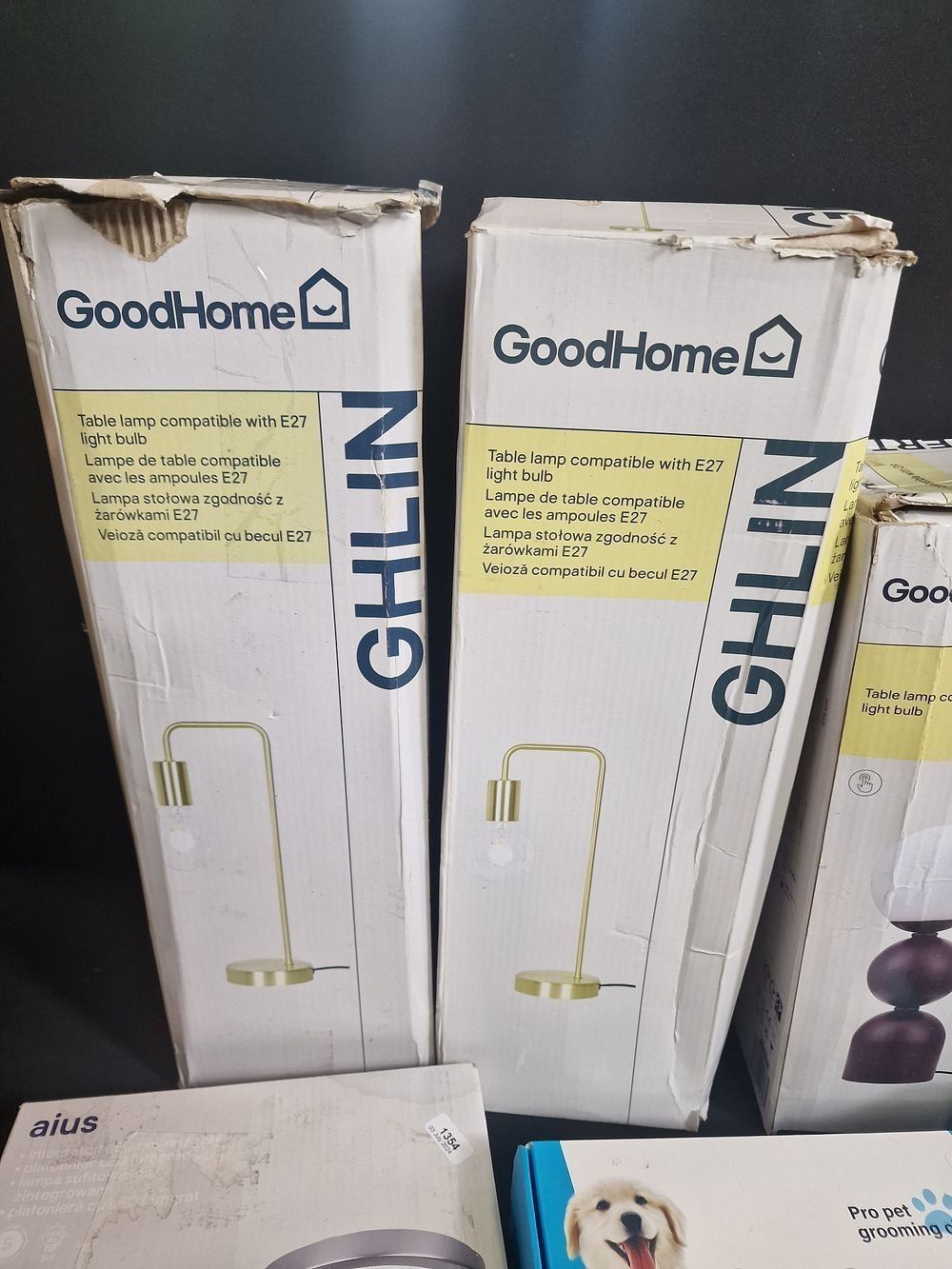 Lot 457: Electric Lamps, Light Fittings and Pro Pet Grooming...