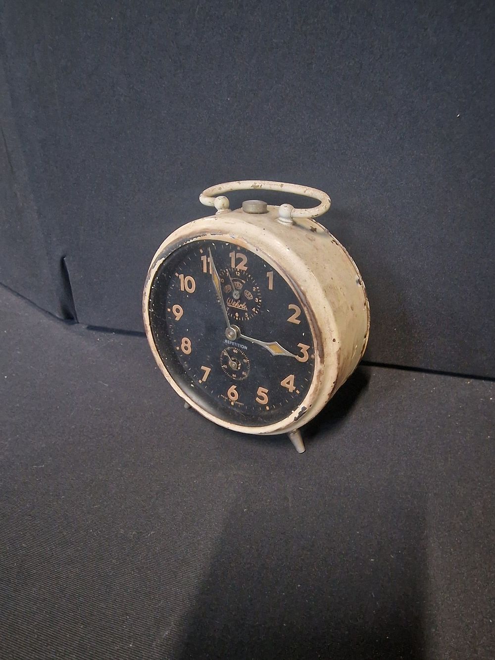 Lot 327: Vintage Kienzle Tabletop Alarm Clock Made in Germany.