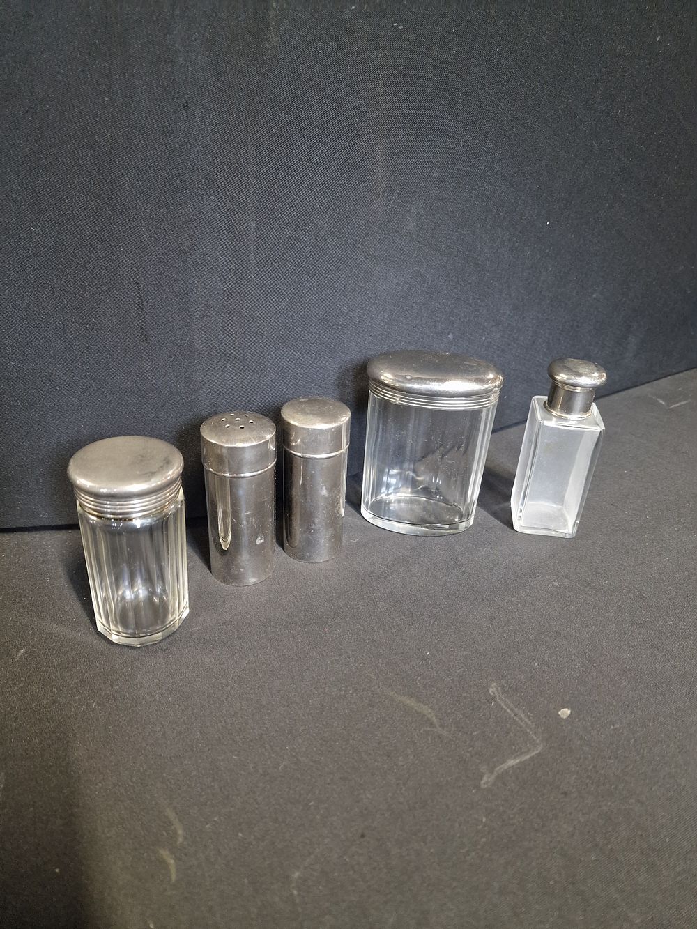 Lot 329: Selection of Vintage Collectable Dressing Table Personal Hygiene...