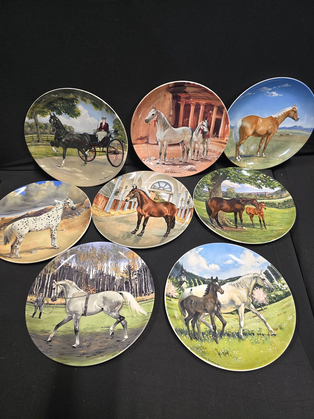 Lot 486: A collection of 8 SPODE 1988 Susie Whitcombe...