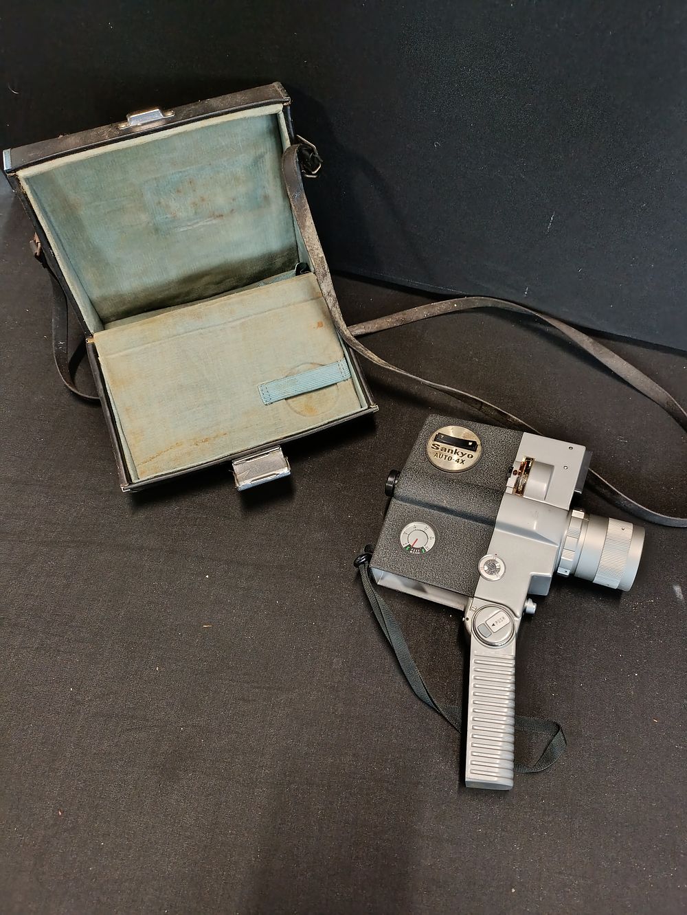 Lot 75: Vintage Sankyo 8mm Film Auto-4X Movie Camera with...