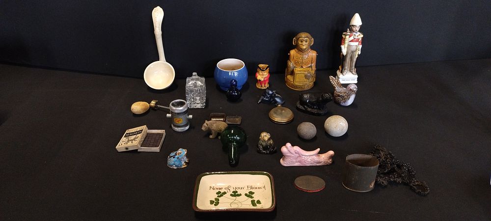 Lot 87: Selection of Vintage items including. J.Chein &Co. USA,...