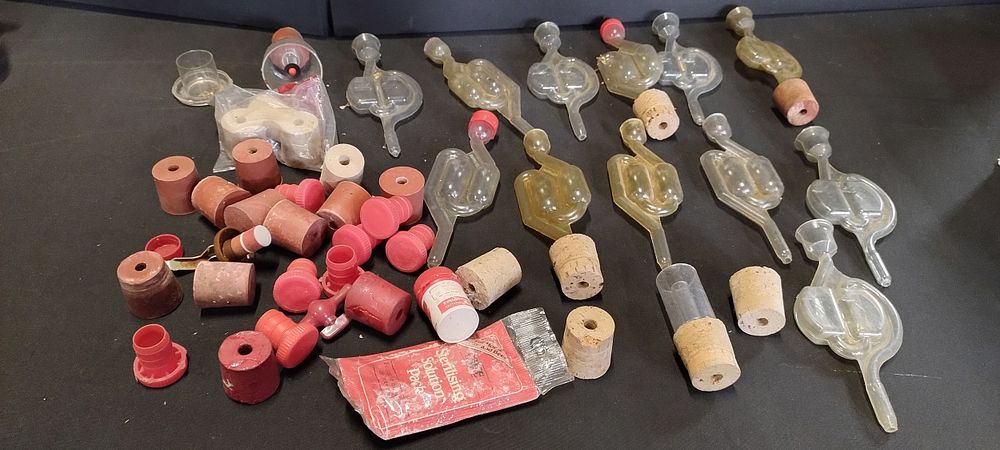 Lot 90: Various homebrew equipment including fermenting tubes ,corks, rubber...