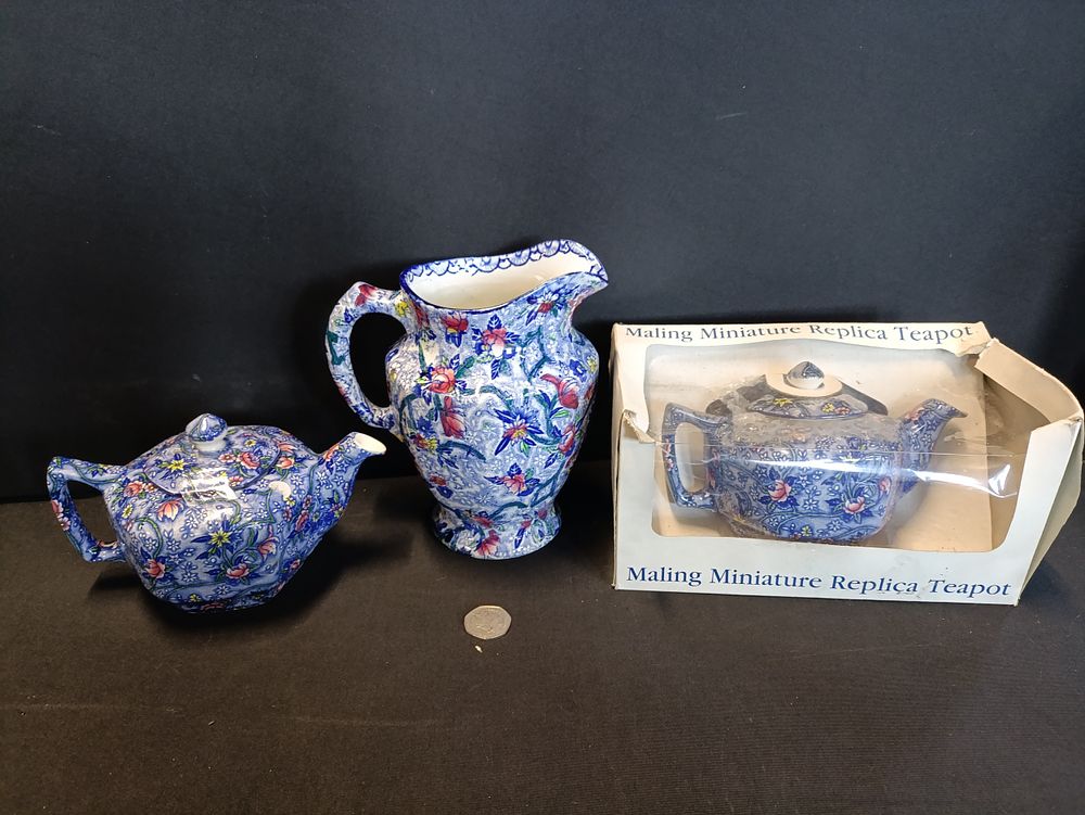 Lot 178: 3 pieces of vintage Ringtons blue chintz pottery...