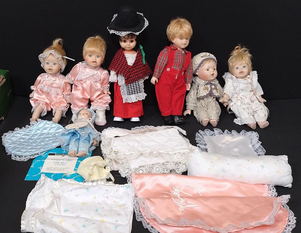 Lot 188: Collection of 7 x vintage porcelain dolls including...