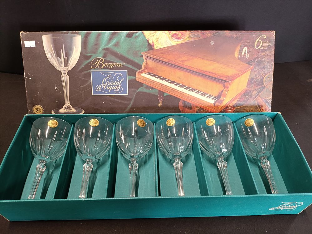 Lot 196: Set of 6 (six) Cristal d'Arques vintage French...