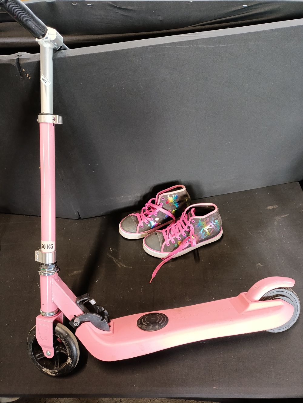 Lot 221: Kick Unicorn kids adjustable electric Scooter, no charger...