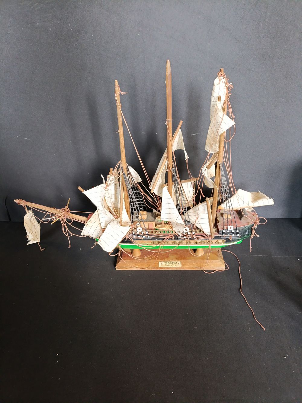 Lot 253: Model boat Fragata Siglo XVIII approximately 44cm tall