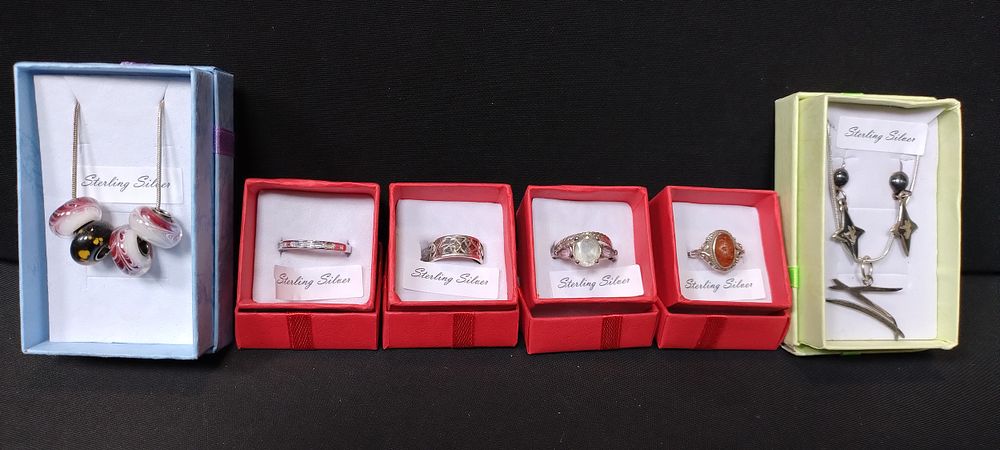 Lot 262: Selection of sterling silver jewellery including necklaces and...