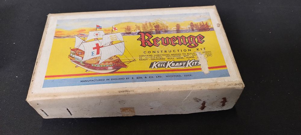 Lot 284: Vintage 1970's Keil Kraft Kits, Revenge construction kit