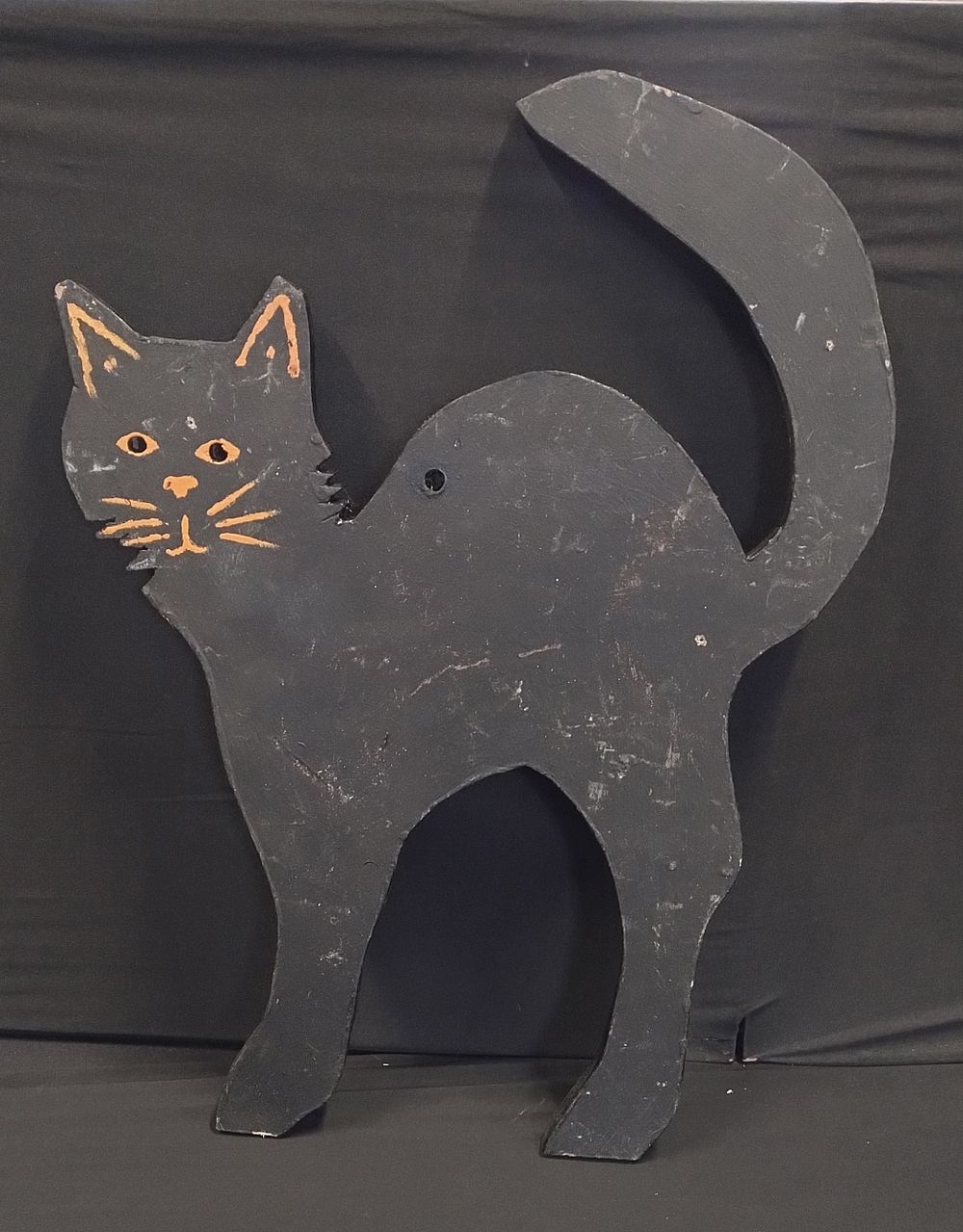 Lot 366: 3 x wooden Halloween decorations, pumpkin, cat, and...