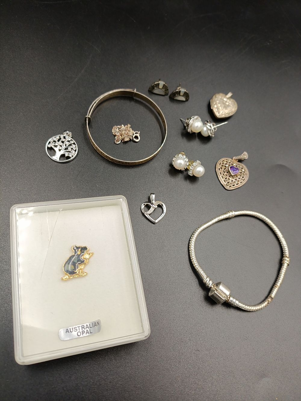 Lot 17: Selection of ladies jewellery including mostly sterling silver,...