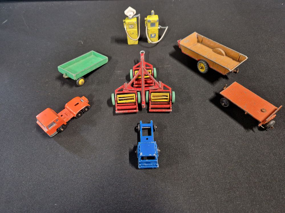 Lot 416: Collection of vintage diecast vehicle models; including DINKY,...