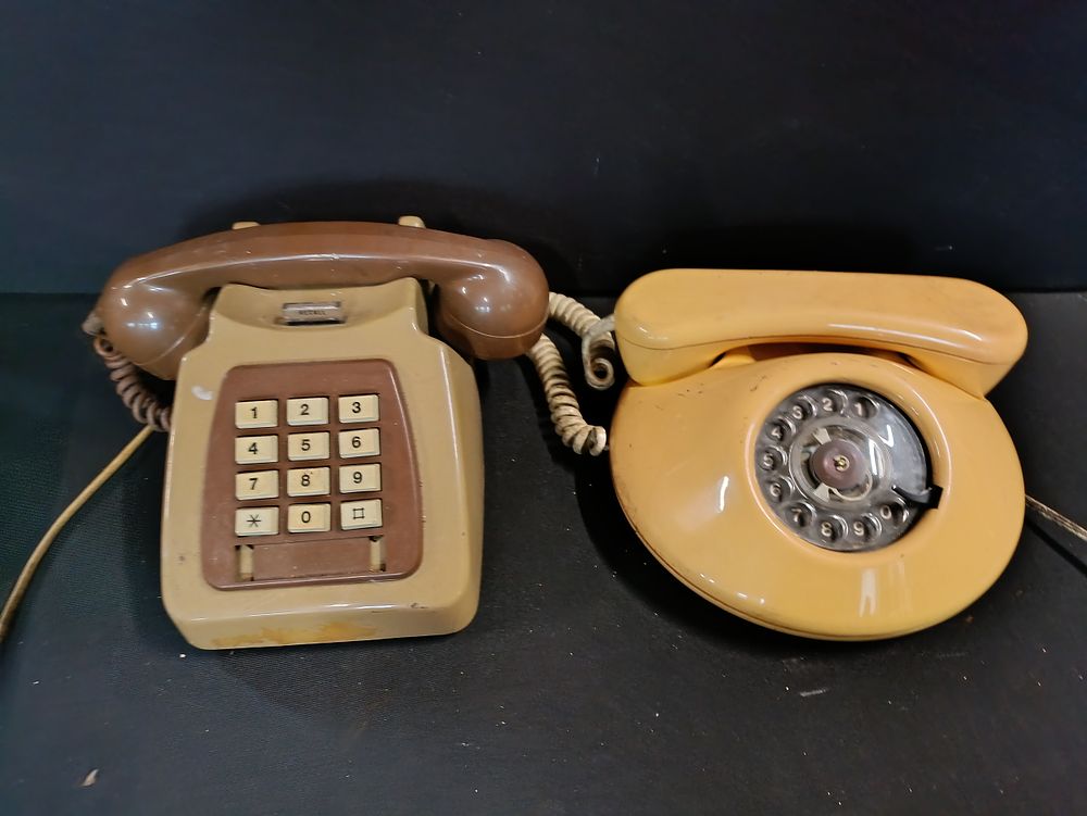 Lot 432: Two vintage wired telephones