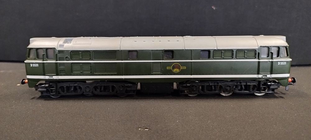 Lot 166: Airfix kit built BR green A1A class 31...