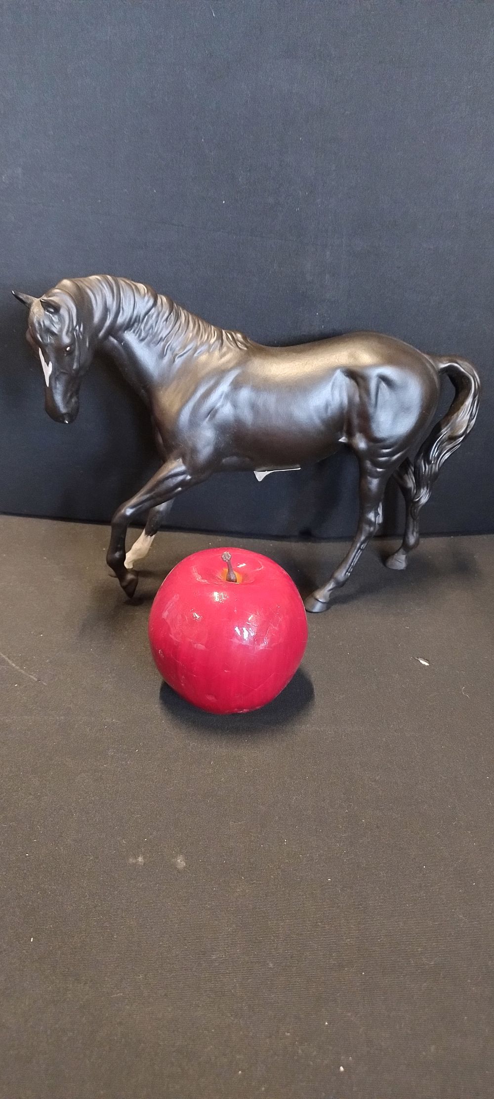 Lot 189: Beswick horse, Matt Black Beauty measures approx H...
