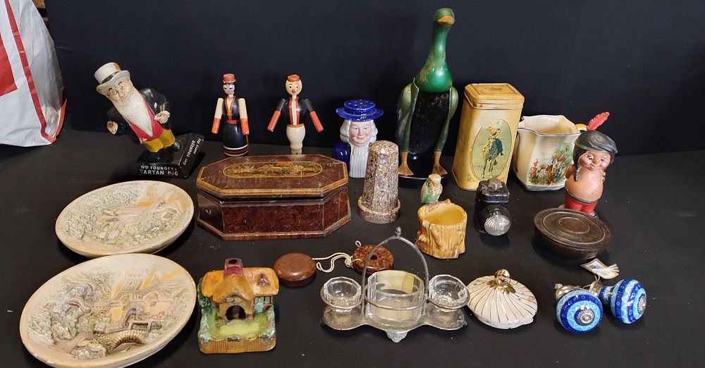 Lot 190: Various vintage items including a bitter advertising for...