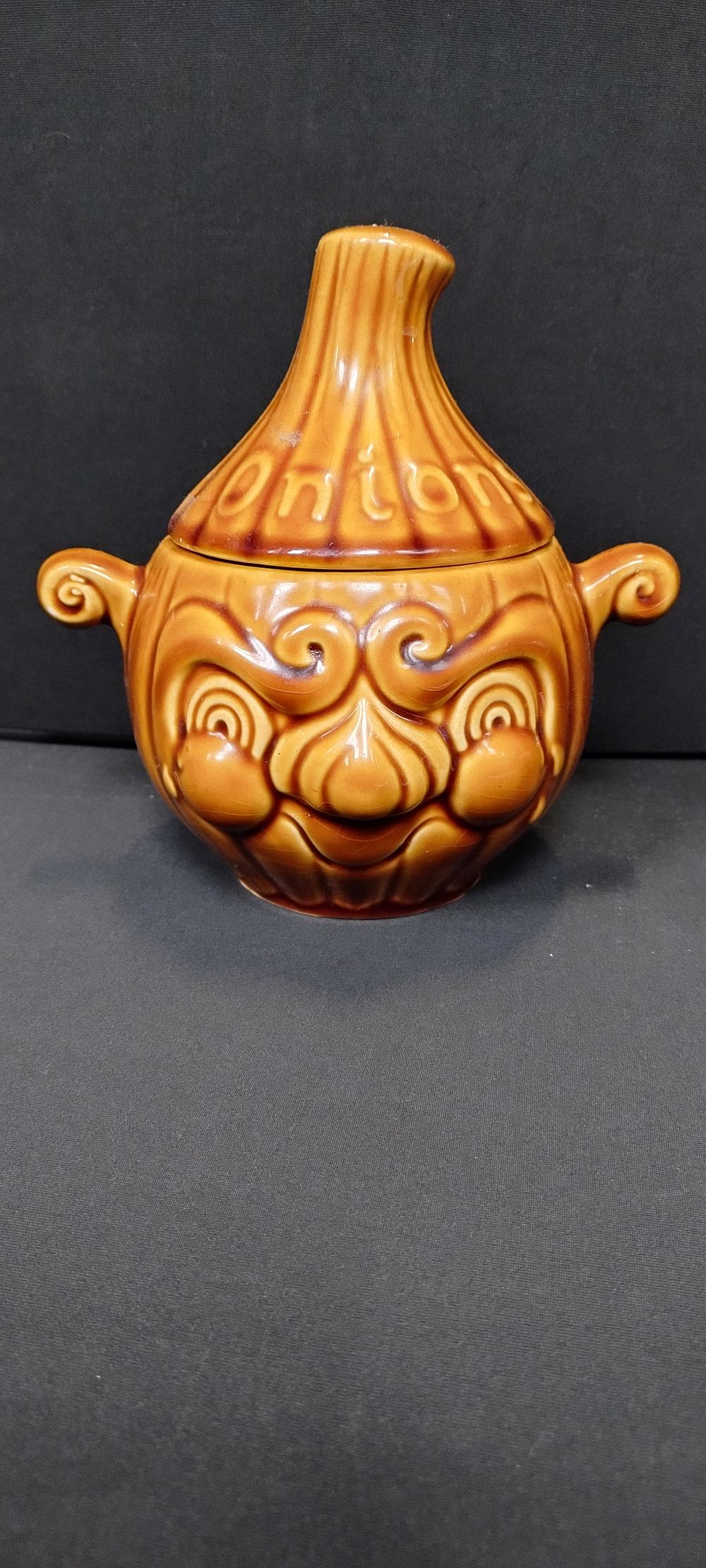 Lot 196: Vintage Sadler onion keeper bulb in brown with...