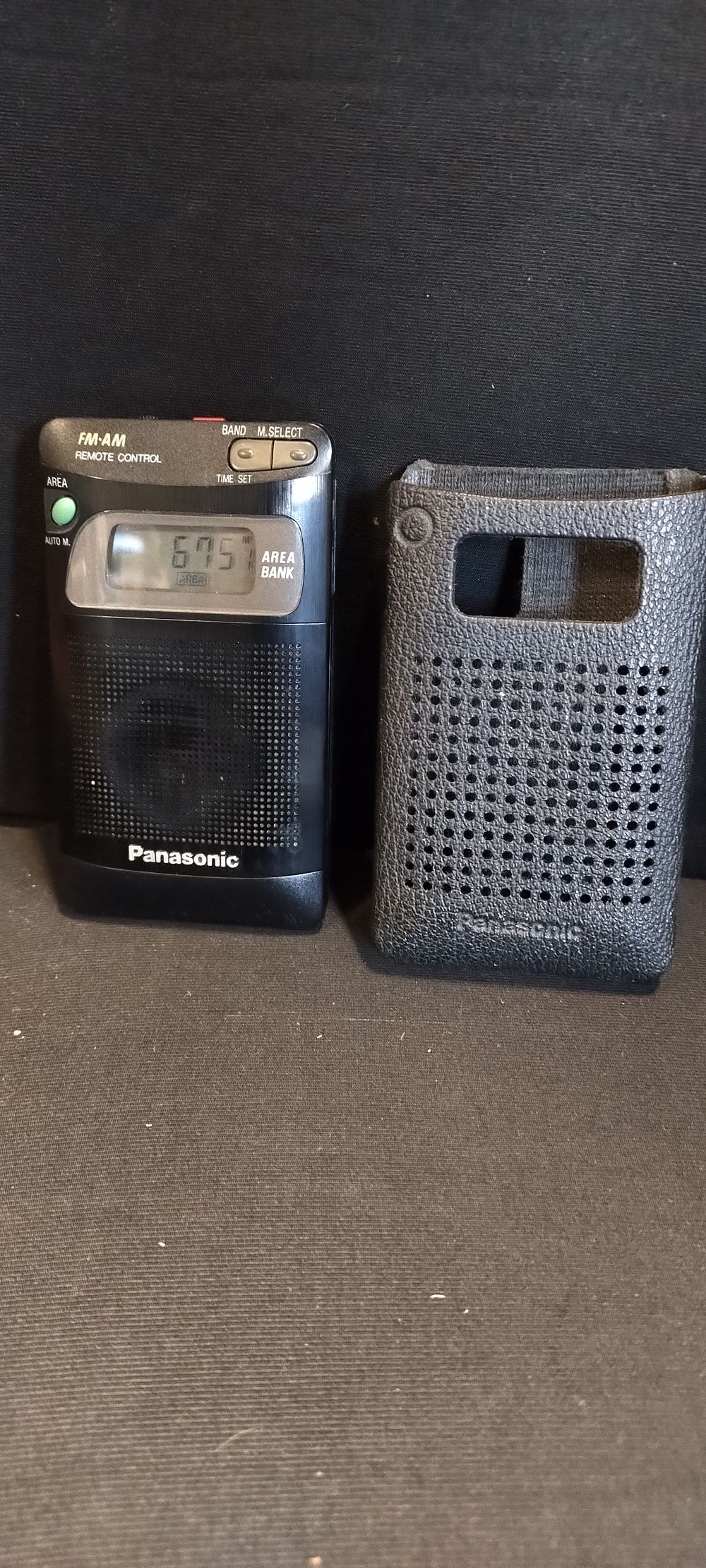 Lot 214: Panasonic FM/AM Portable Radio RF-H830