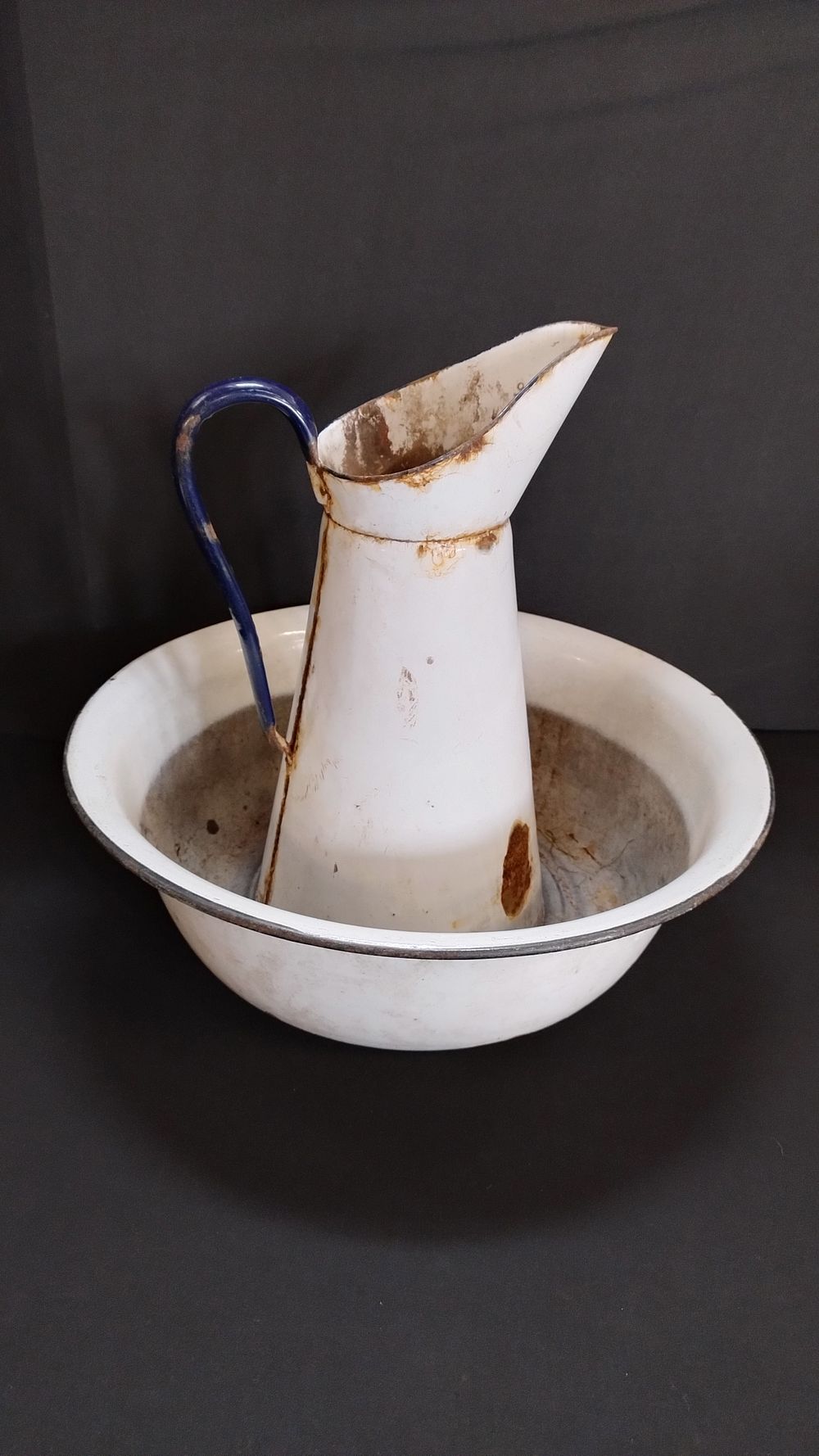 Lot 246: Vintage enamel wash jug and bowl jug height...