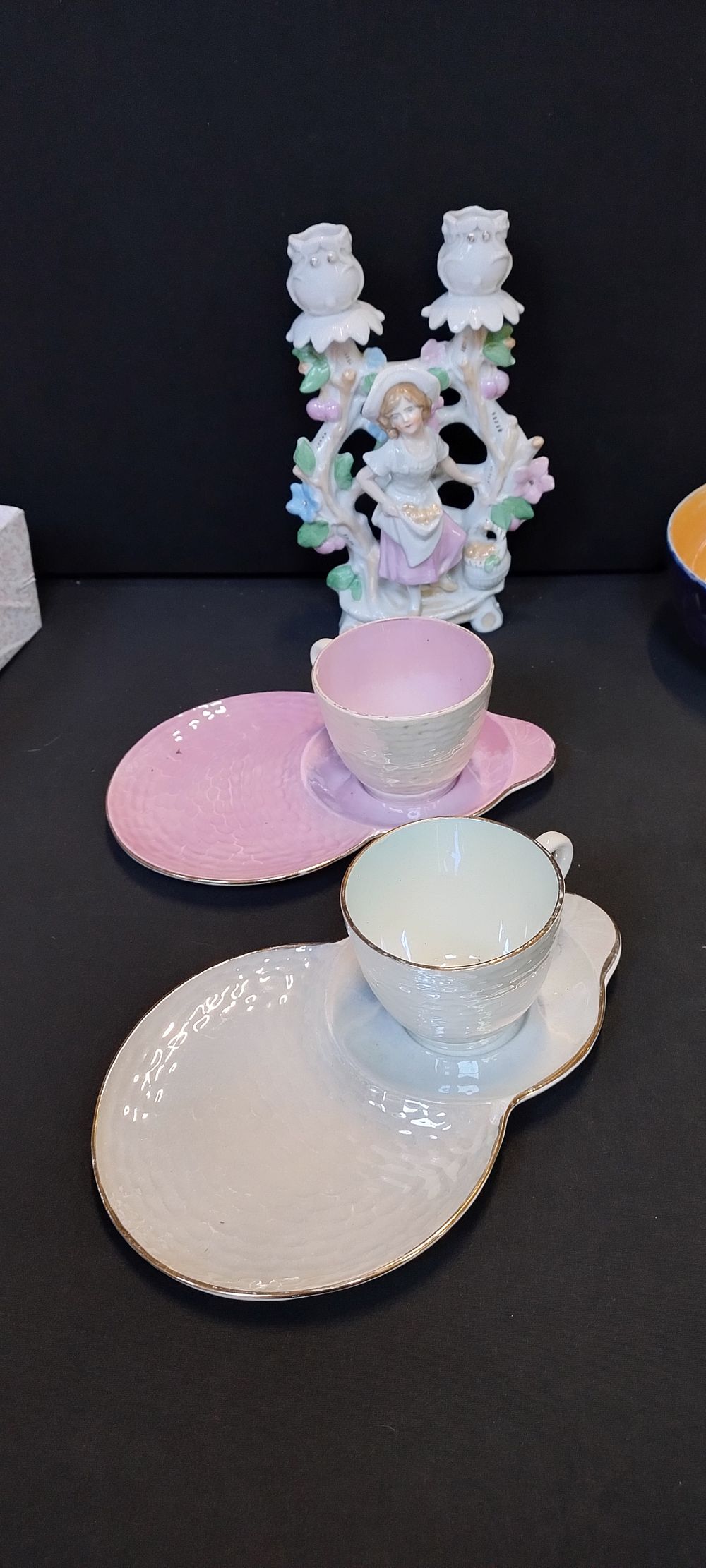 Lot 256: Various items including vintage Maling ware tea cups...