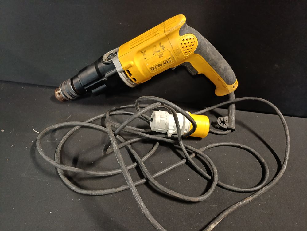 Lot 313: DeWalt D21805-LX Hammer Drill
