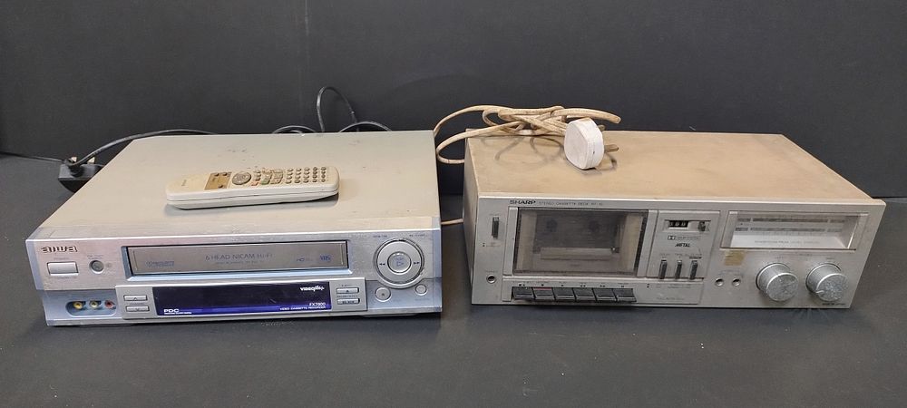 Lot 366: Aiwa fx7800 VHS Recorder with remote control and...