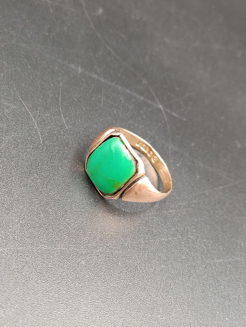 Lot 26: Chester 1926 9ct gold ring, size approximately R/S...