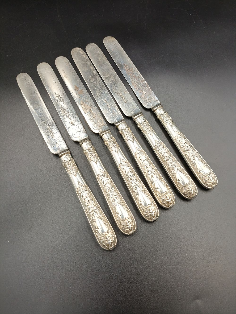 Lot 27: Collection of 6 vintage continental silver handled knives...