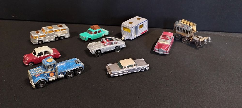 Lot 431: Selection of vintage diecast vehicles Matchbox,Whizz wheels. Coach,...