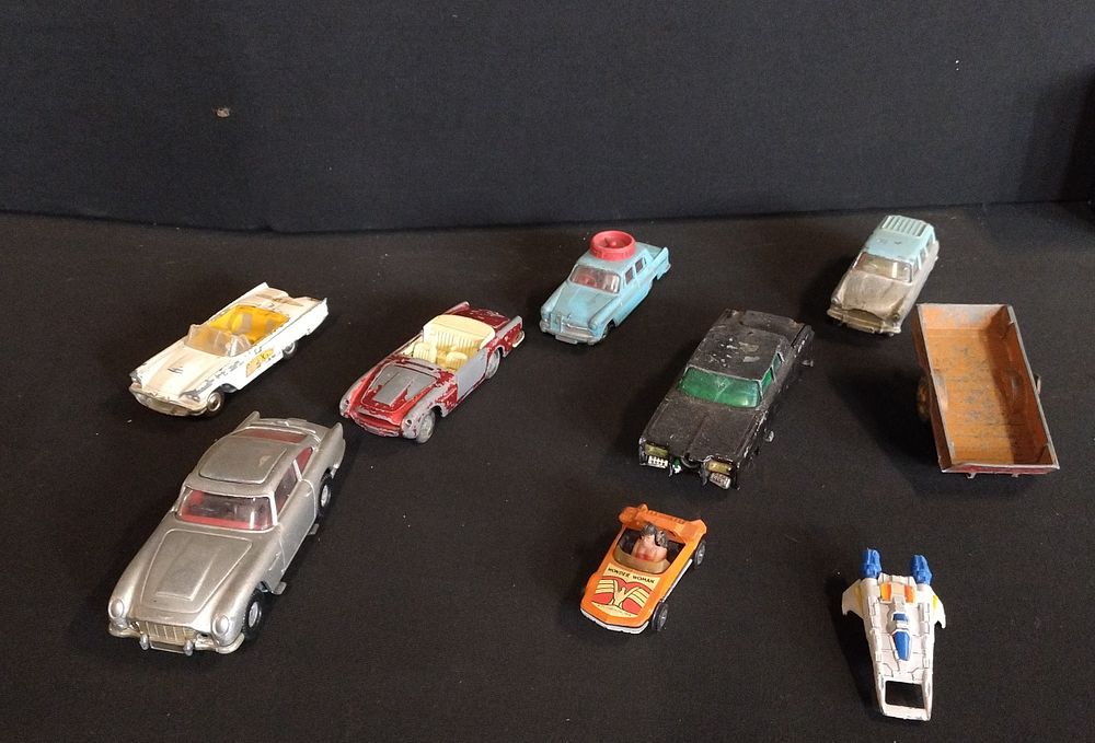 Lot 434: Selection of vintage diecast vehicles Corgi, Dinky, Matchbox,