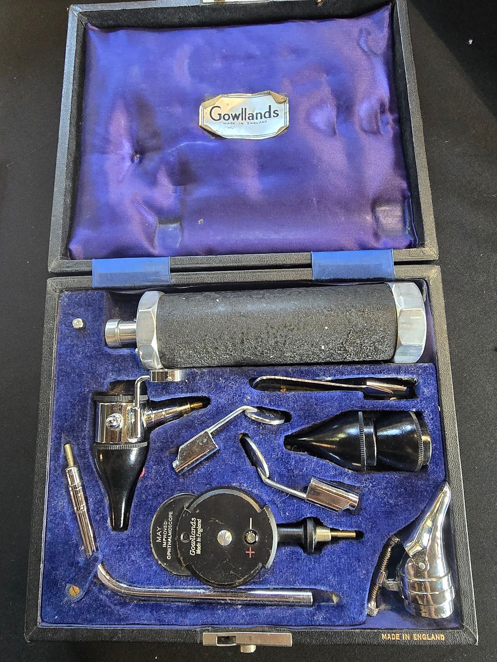 Lot 440: Medical Equipment Auriscope Diagnostic Gowllands set Made in...