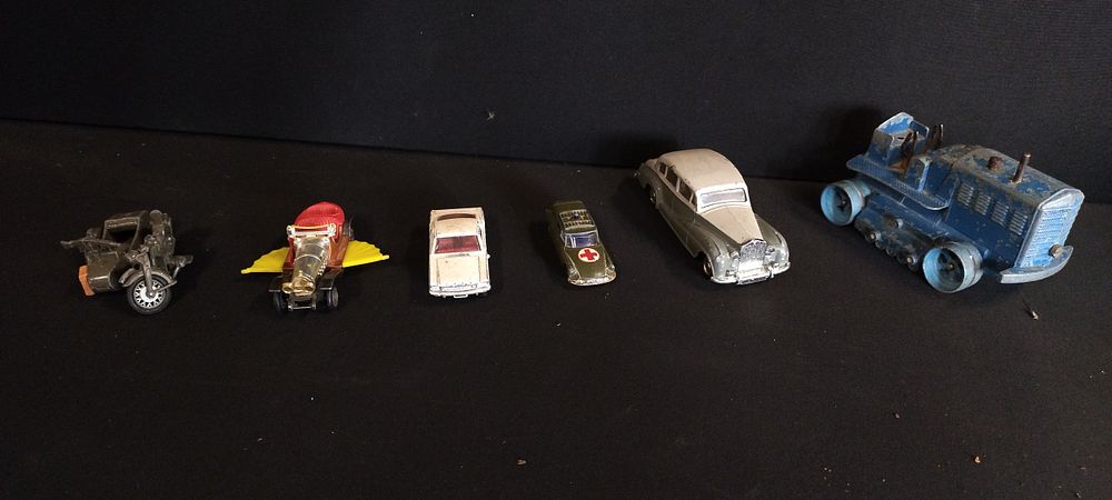 Lot 441: 6 vintage diecast vehicles Matchbox, Dinky. German BMW...