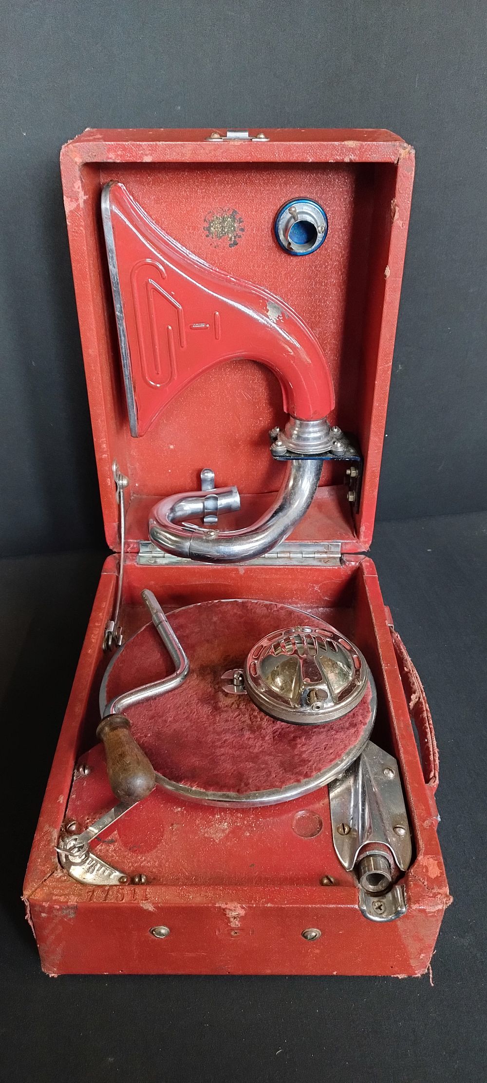 Lot 448: Moscow gramophone Made by Northern Press, Leningrad. 1940-50's