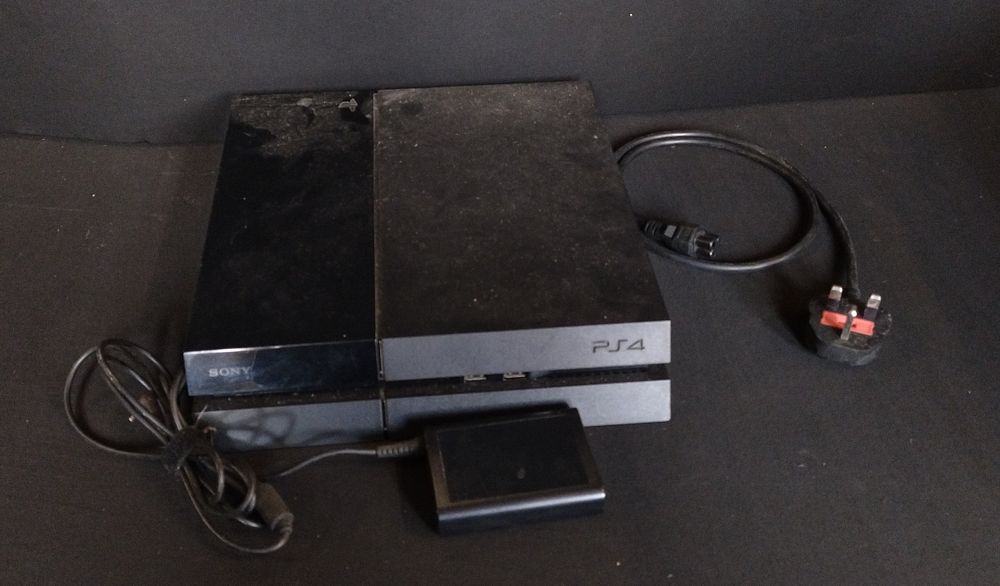 Lot 449: Sony PlayStation 4 Games Console requires power supply
